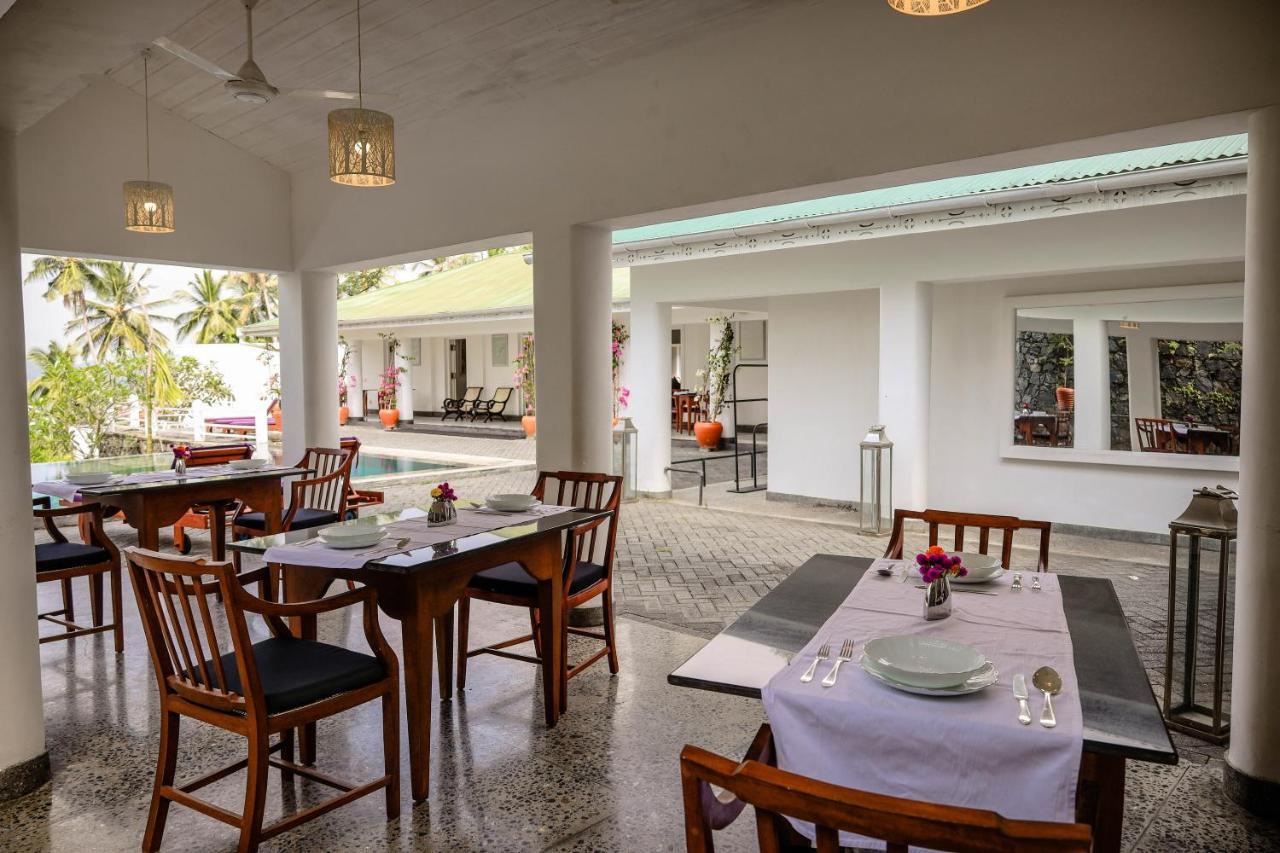The Flame Tree Estate & Hotel Канди Экстерьер фото